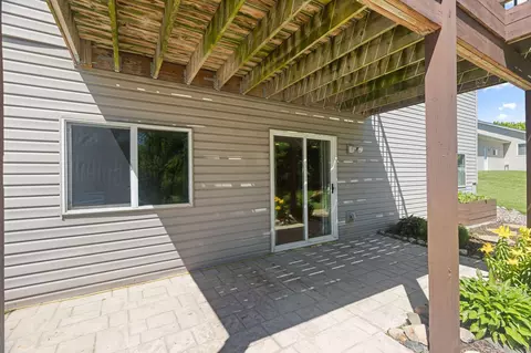 741 Morrison Ave S, Annandale, MN 55302
