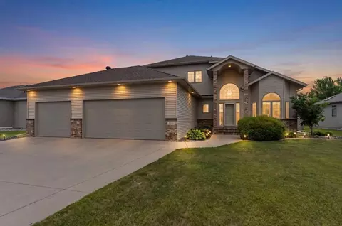 1913 Pentland St, West Fargo, ND 58078