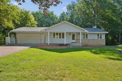 300 Quaker Ln N, Plymouth, MN 55441