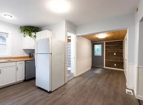 Entry Way - 815 Fir St, Brainerd, MN 56401 photo 4 of 5
