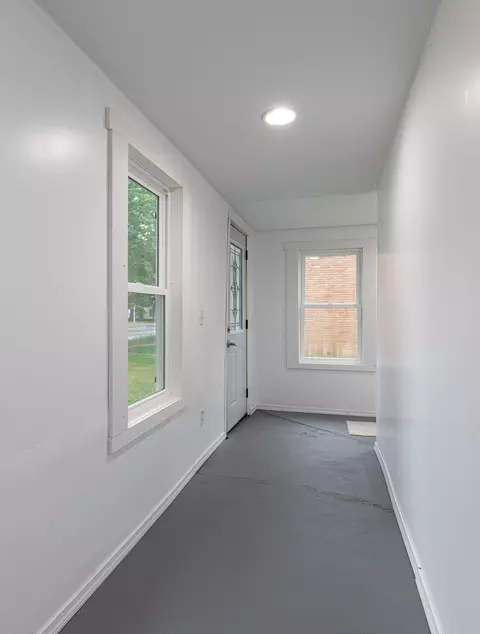 Entry Way - 815 Fir St, Brainerd, MN 56401 photo 2 of 5