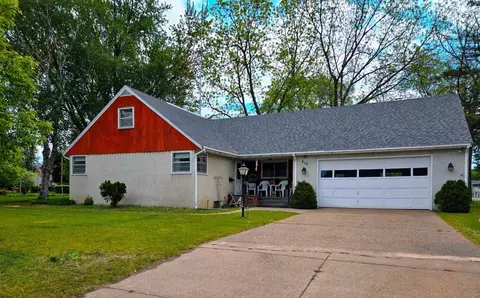 515 6th St SE, Little Falls, MN 56345