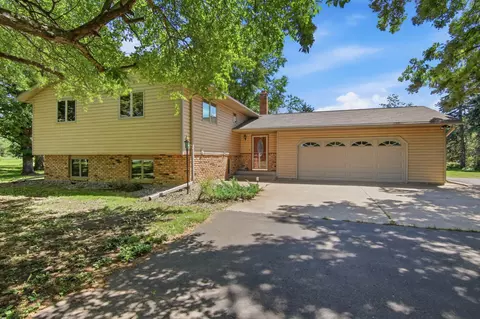 455 Green Mill Ln, Hudson, WI 54016