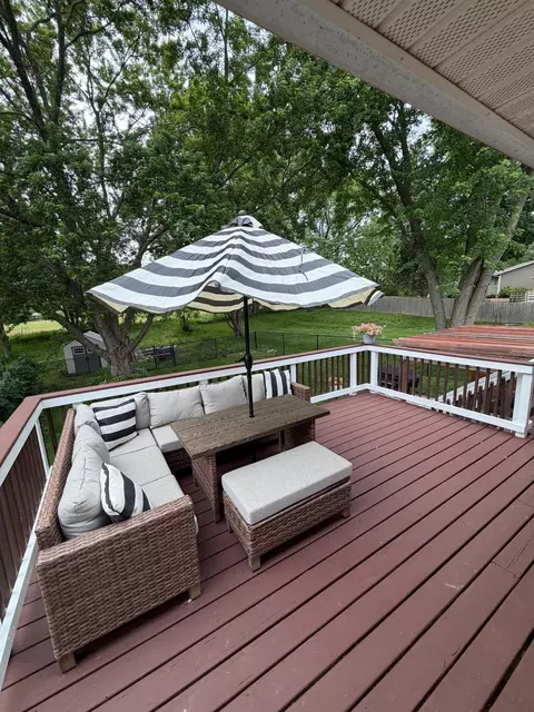 8430 Hiawatha Ave, Eden Prairie, MN 55347