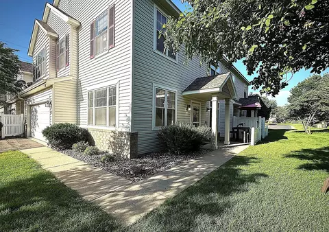 868 Princeton Ave, Shakopee, MN 55379