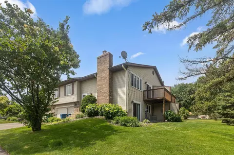 10397 Balsam Ln, Eden Prairie, MN 55347