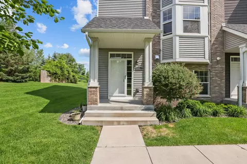 11920 Emery Village Dr N, Champlin, MN 55316