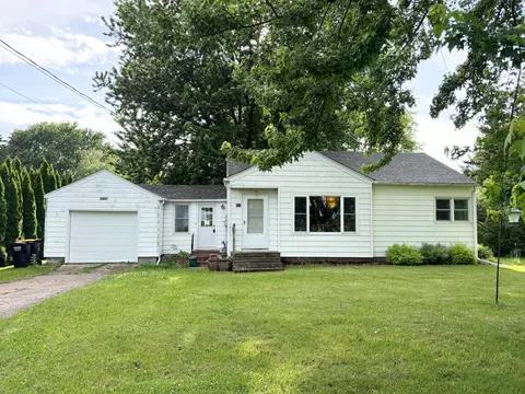 231 4th St, Holdingford, MN 56340