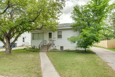 614 16th St N, Moorhead, MN 56560