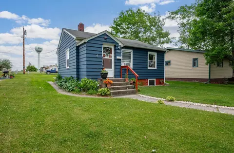 309 8th Ave, Bovey, MN 55709