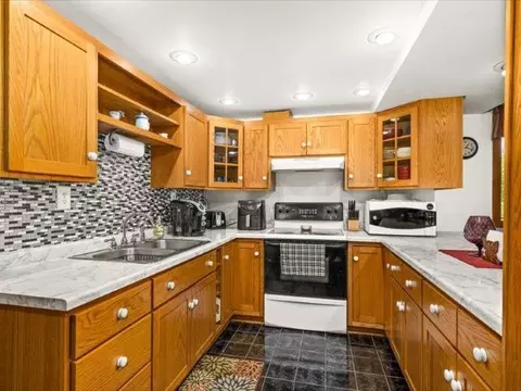 Kitchen - 3616 Lavaque Rd, Hermantown, MN 55811 photo 3 of 3