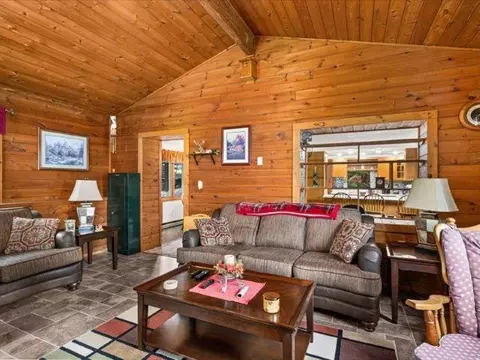 Living - 3616 Lavaque Rd, Hermantown, MN 55811 photo 3 of 4