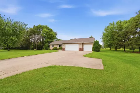 Exterior - 1850 E 49th St SE, Saint Cloud, MN 56304 photo 6 of 15