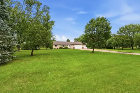 Exterior - 1850 E 49th St SE, Saint Cloud, MN 56304 photo 5 of 15