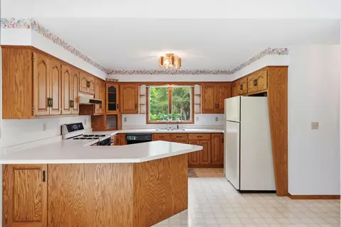 Kitchen - 1850 E 49th St SE, Saint Cloud, MN 56304 photo 1 of 6