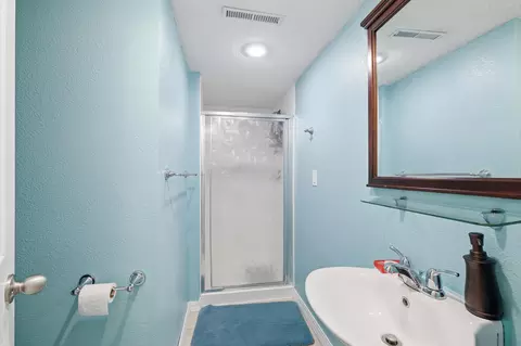 Bath - 1757 Bluebill Dr, Eagan, MN 55122 photo 2 of 2