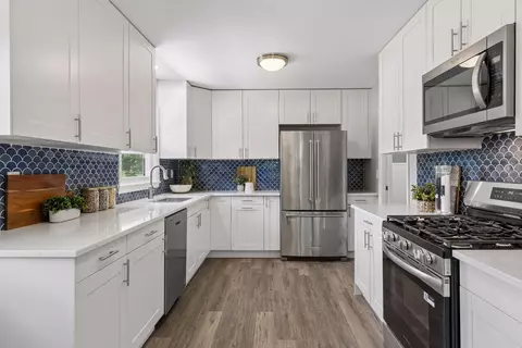 Kitchen - 4965 Main St E, Maple Plain, MN 55359 photo 5 of 7