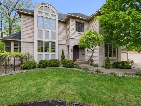 14700 White Oak Dr, Burnsville, MN 55337