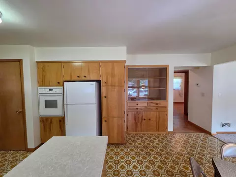 Kitchen - 2202 Windsor Rd, Albert Lea, MN 56007 photo 2 of 4