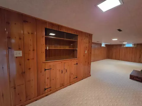 Living - 2202 Windsor Rd, Albert Lea, MN 56007 photo 5 of 5