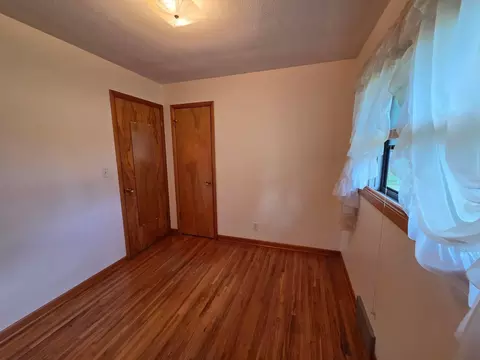 Bedroom - 2202 Windsor Rd, Albert Lea, MN 56007 photo 5 of 7
