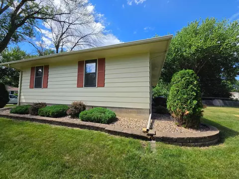 Exterior - 2202 Windsor Rd, Albert Lea, MN 56007 photo 2 of 3
