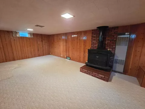 Living - 2202 Windsor Rd, Albert Lea, MN 56007 photo 3 of 5