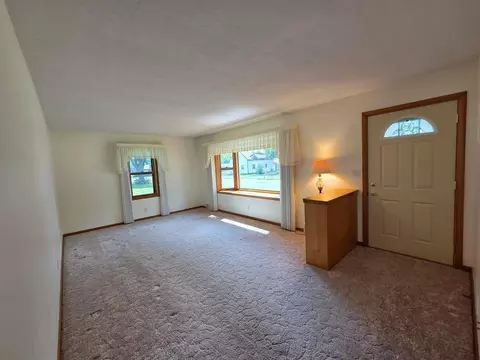 Living - 2202 Windsor Rd, Albert Lea, MN 56007 photo 1 of 5