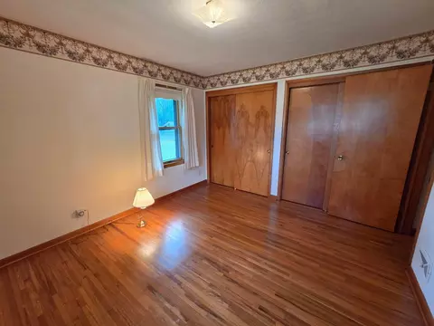 Bedroom - 2202 Windsor Rd, Albert Lea, MN 56007 photo 2 of 7