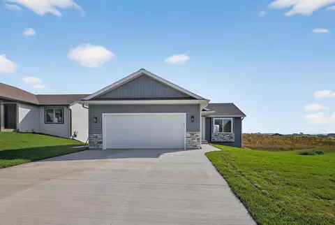 6230 Cody Pl NW, Rochester, MN 55901