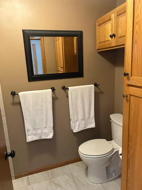 Bath - 3660 8th St NE, Willmar, MN 56201 photo 4 of 5