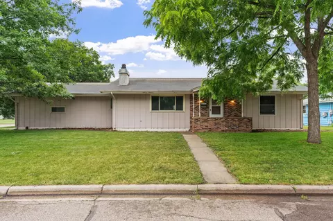 9 6th Ave NE, Osseo, MN 55369
