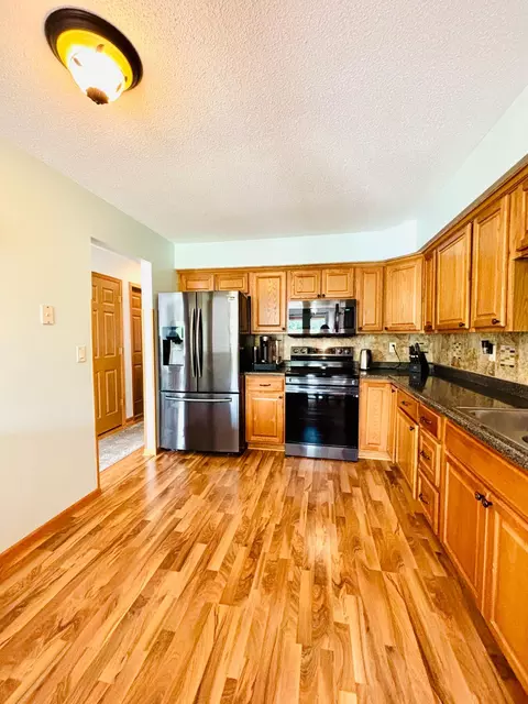 821 Clover Leaf Pkwy NE, Blaine, MN 55434