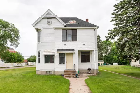 232 3rd Ave, Mayville, ND 58257
