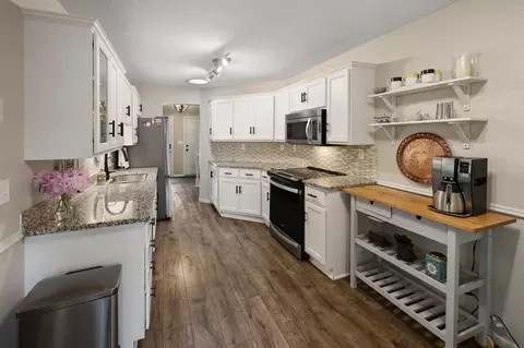 Kitchen - 2543 Colony Cir, Saint Cloud, MN 56303 photo 1 of 7