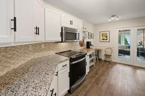 Kitchen - 2543 Colony Cir, Saint Cloud, MN 56303 photo 6 of 7