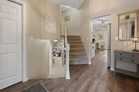 Entry Way - 2543 Colony Cir, Saint Cloud, MN 56303 photo 2 of 7