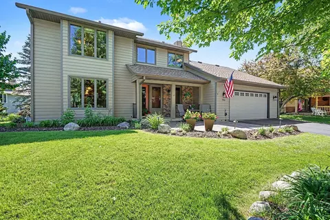7016 Beacon Cir, Eden Prairie, MN 55346