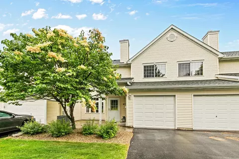 479 Aqua Cir, Lino Lakes, MN 55014