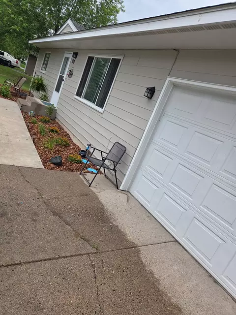 108 Crocus Ln, Monticello, MN 55362