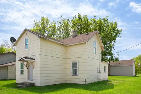 231 5th Ave NE, Mayville, ND 58257