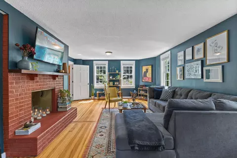 Living - 923 9th Ave SE, Saint Cloud, MN 56304 photo 2 of 5