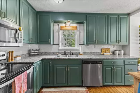 Kitchen - 923 9th Ave SE, Saint Cloud, MN 56304 photo 2 of 6