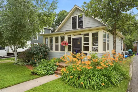855 Delaware Ave, Saint Paul, MN 55107