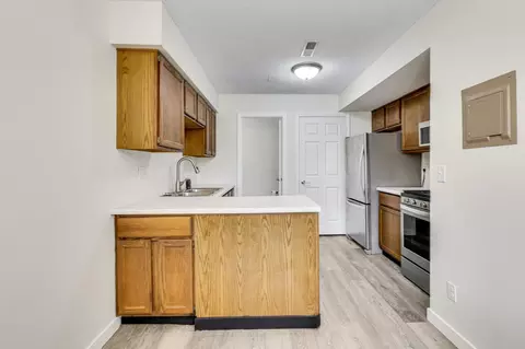 Kitchen - 4677 Sorrell Pt, Eagan, MN 55122 photo 3 of 4