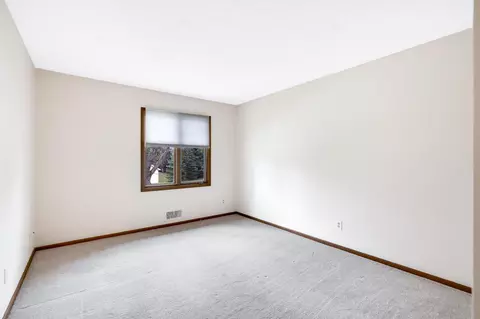 Bedroom - 4677 Sorrell Pt, Eagan, MN 55122 photo 2 of 4