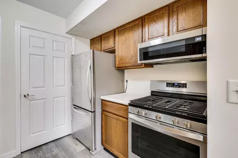 Kitchen - 4677 Sorrell Pt, Eagan, MN 55122 photo 2 of 4
