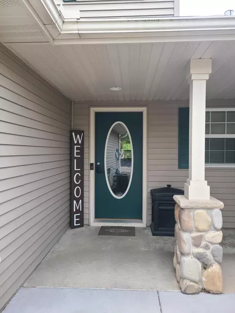 945 Golden Way NW, Isanti, MN 55040