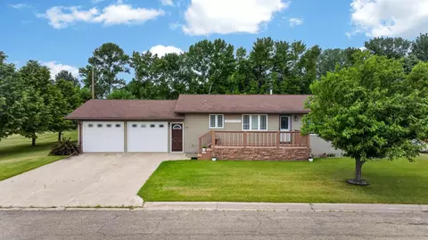 101 Grant St, Finley, ND 58230
