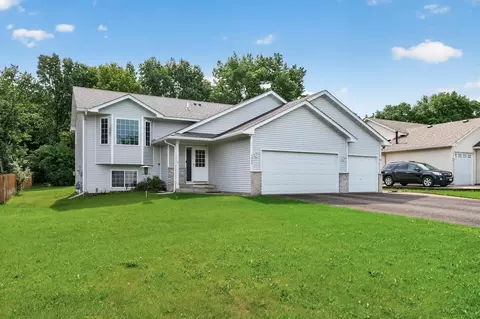 1002 3rd Ave SW, Isanti, MN 55040